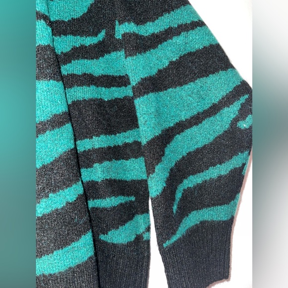 BRAND NEW NWT - Spring and Mercer - Green/Black Animal Print Sweater - Size XL - Picture 6 of 7